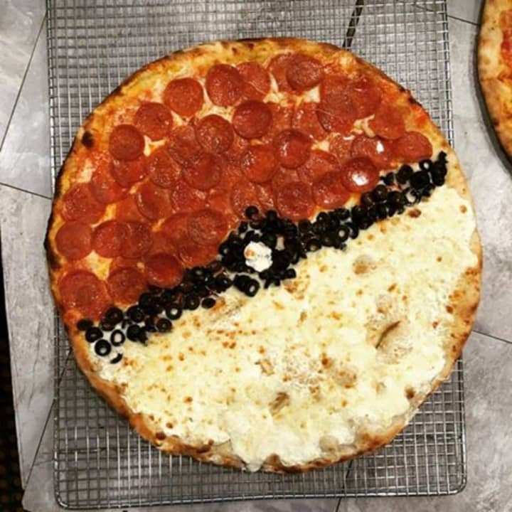 Customers can order a Pokepizza from Francesca&#x27;s in Glen Rock.