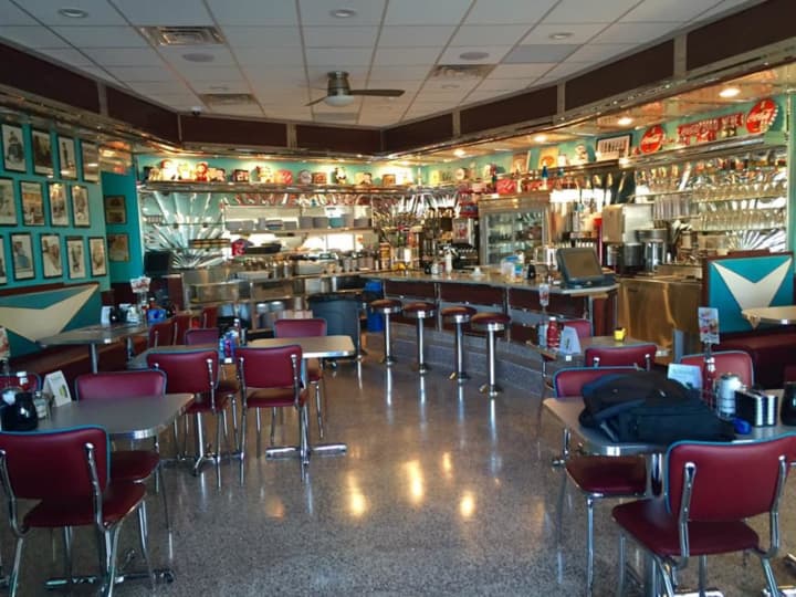 The newly opened Bronxville Diner offers a varied menu and a 1950s vintage atmosphere, News 12 Hudson Valley said.