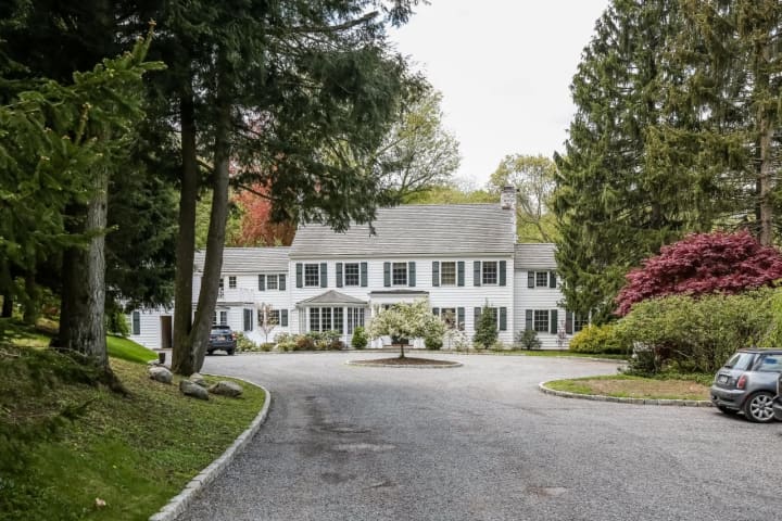 The country estate of Random House Founder Bennett Cerf is for sale in Mount Kisco.