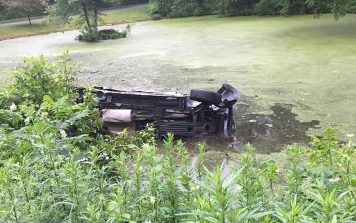 Two good Samaritans and an off-duty officer came to the rescue of a teen driver whose Jeep went off Ball Pond Road and ended up on its side in a pond in northern Danbury near the New Fairfield border.