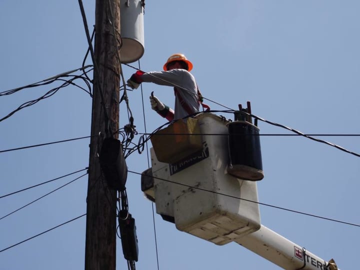 O&amp;R crews are working to restore power to thousands of people.