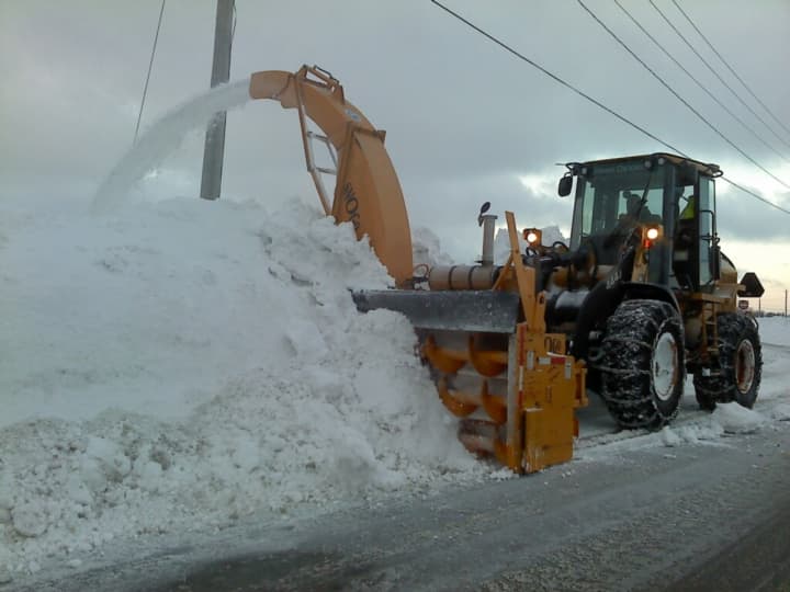 Connecticut is sending snow cleanup crews to assist with snow removal in Washington, D.C. and Maryland.