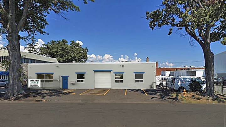 Chicago-based Foto Master has leased manufacturing space in Stratford.