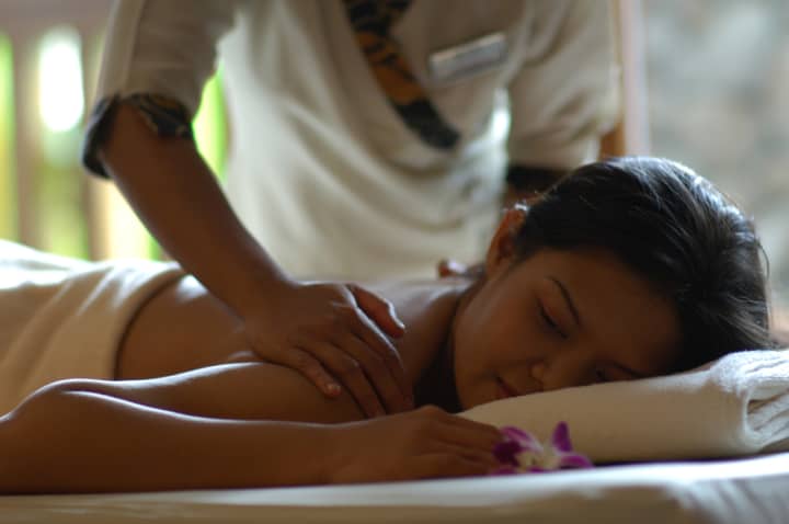 Shining Spa has a unique combination of traditional Qi-Gong Tui-Na Deep Tissue Massage blended with Swedish and Shiatsu techniques.