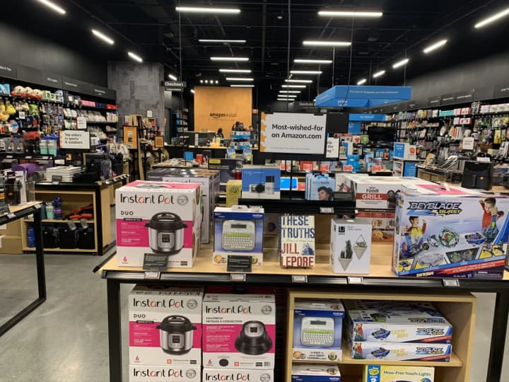 A 4-star Amazon store is now open in New Jersey.