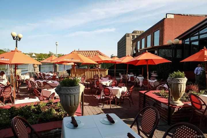 Westport Restaurant Unveils New Sun Deck Westport Daily Voice