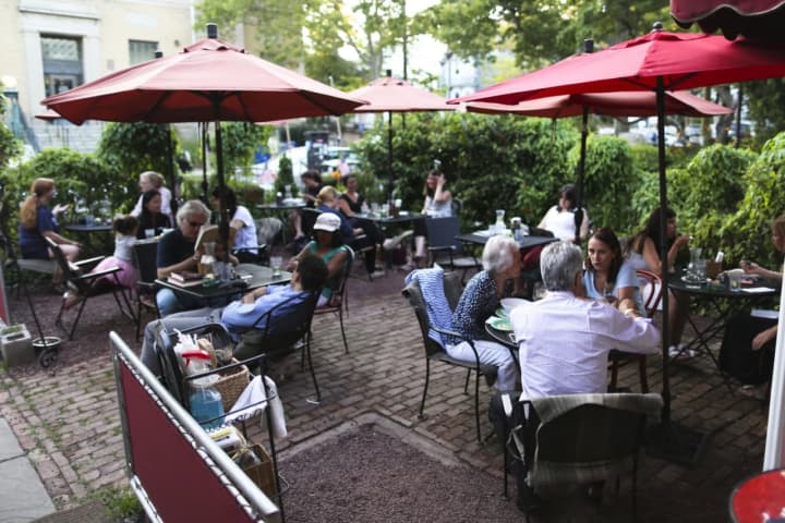 Outdoor seating at Art Cafe of Nyack.