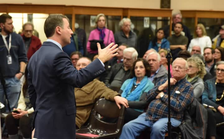 <p>Westchester County Executive Rob Asterino talks about several issues, including the impact of the closing of the Indian Point nuclear power facility in Buchanan, at a recent &quot;town hall&quot; event in Cortlandt.  Hundreds of people attended the forum.</p>