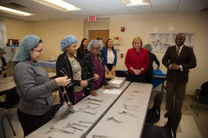 New Jersey Lt. Governor Kim Guadagno (Second from right) tours the Berkeley College School of Health Studies’ new facilities in Woodland Park.