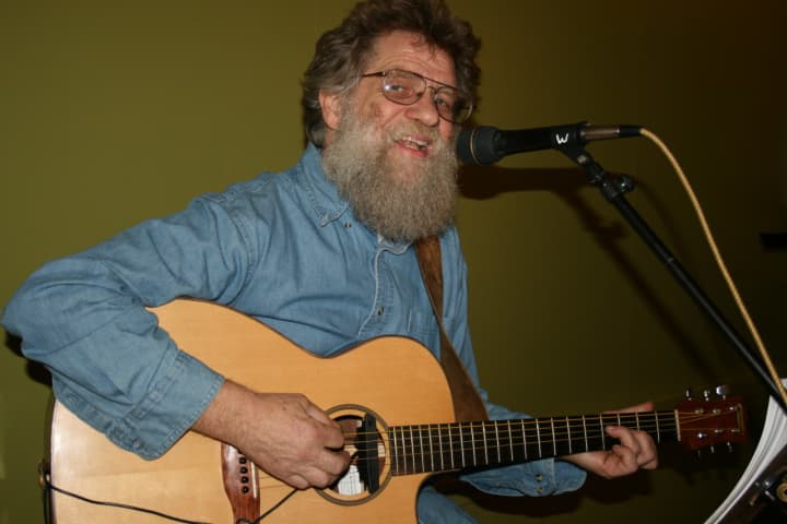 Bill Wisnowski will perform at A Common Ground on Sept. 26