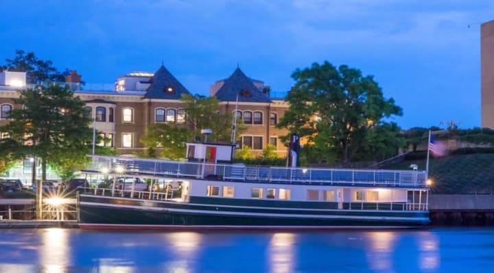 The Fairfield Chamber of Commerce&#x27;s emerging leaders group, FELO, will host a boat cruise out of Greenwich on June 1.