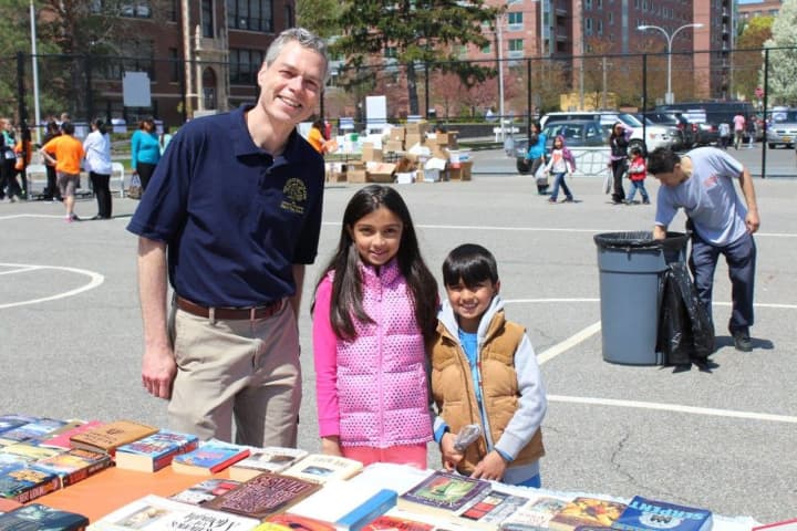 White Plains Mayor Tom Roach at last year&#x27;s annual Free Book Celebration. More than 10,000 books have been collected for the fourth annual giveaway on Saturday at Eastview Middle School.