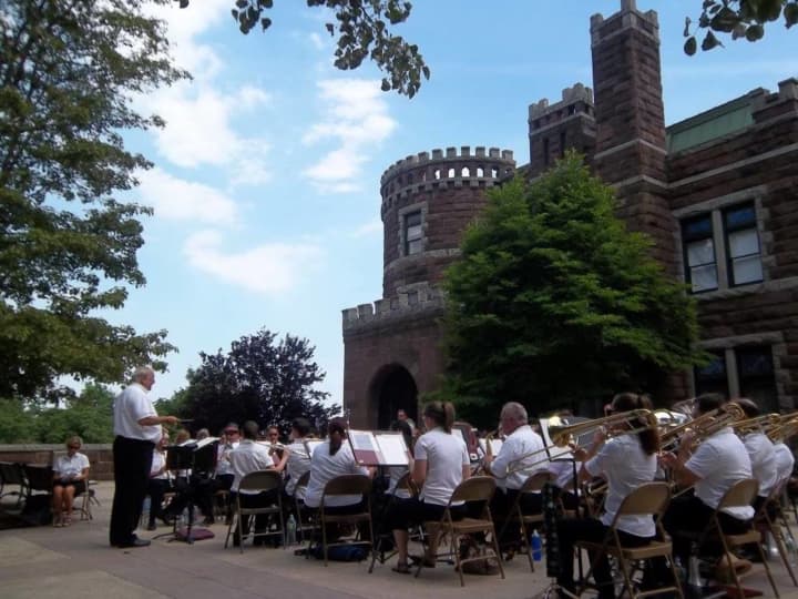 The Clifton Community Band concert begins at 6 p.m., Saturday.