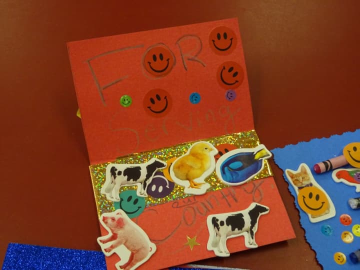 Children at the Mahwah Public Library created thank-you cards for veteran students at Ramapo College of New Jersey.