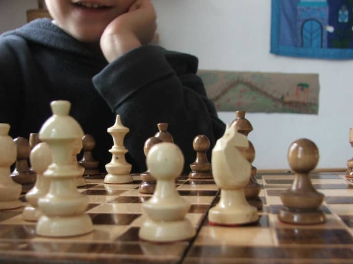 Bogota library wants the community to play chess. 