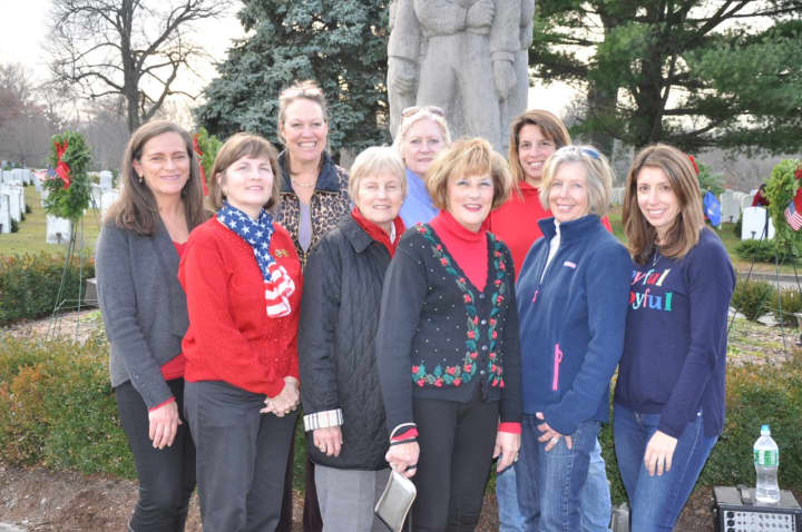 Good Wife&#x27;s River DAR Chapter participated in the 2015 wreath laying ceremony.