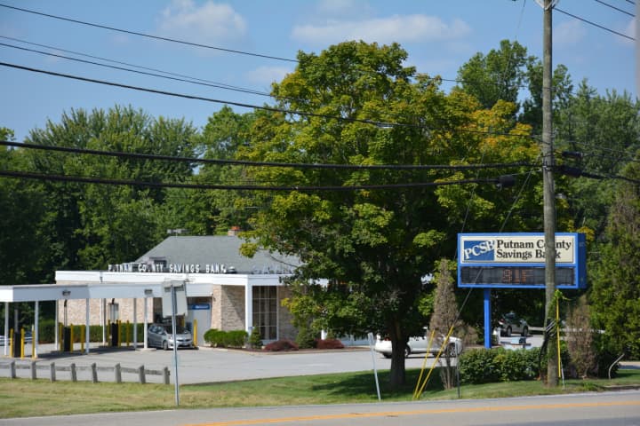The Putnam County Savings Bank branch in Southeast, located near Route 6 and Drewville Road.