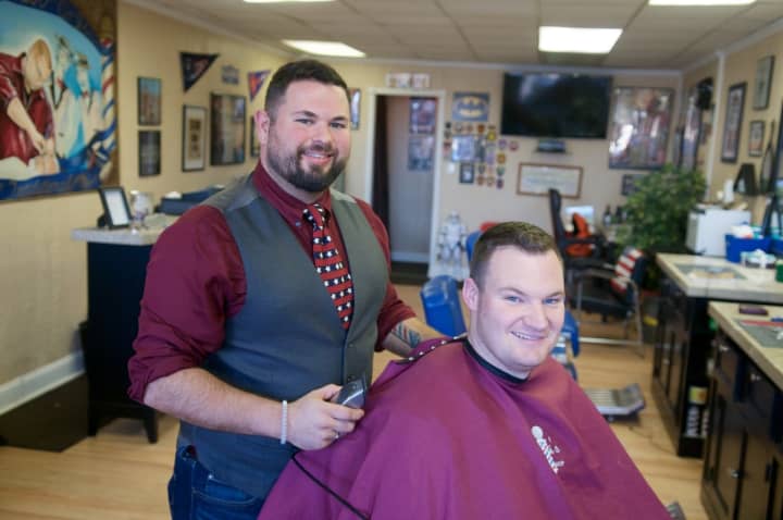 CoZi&#x27;s Barber Shop owner Bobby Cobelli-Zizolfo tries to give something back by offering free haircuts to servicemen on Veteran&#x27;s Day.