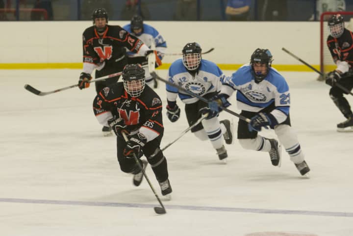 Hockey fans enjoyed one of the top games of the year Friday night, as Mamaroneck and Suffern squared off.