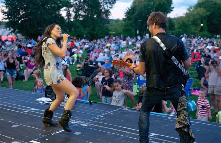 Fresh off her first international tour, Westchester County&#x27;s own Jessica Lynn returned to play a special homecoming concert Sunday night in front a huge crowd of adoring fans at Yorktown&#x27;s Jack DeVito Veterans Memorial Field.