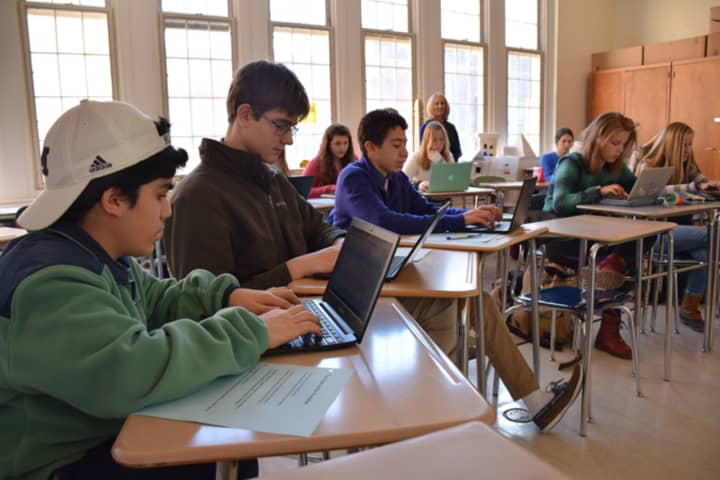 Bronxville High School freshmen working on their digital portfolios.