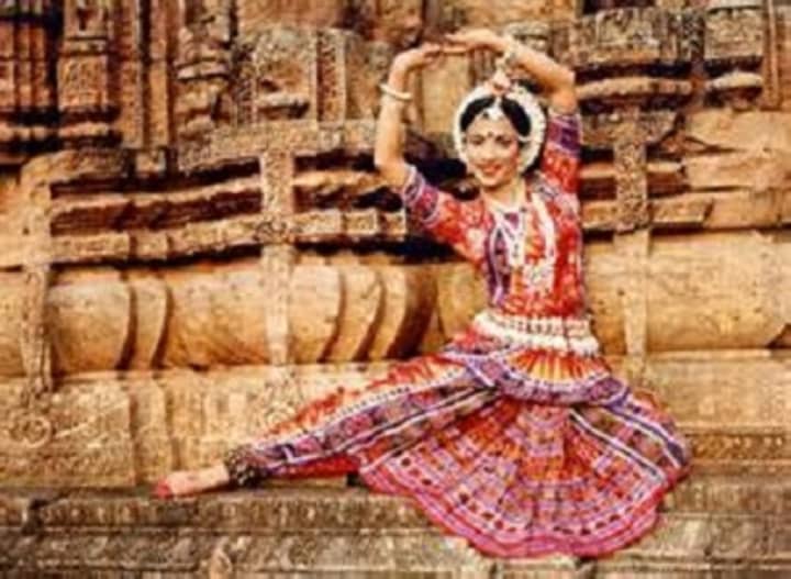 Renowed dancer Dipanwita Roy will present repertoire from India on Sunday.
