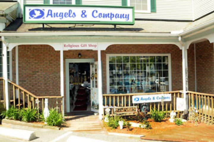 A statue of Jesus was stolen from the front of Angels &amp; Company in Monroe.