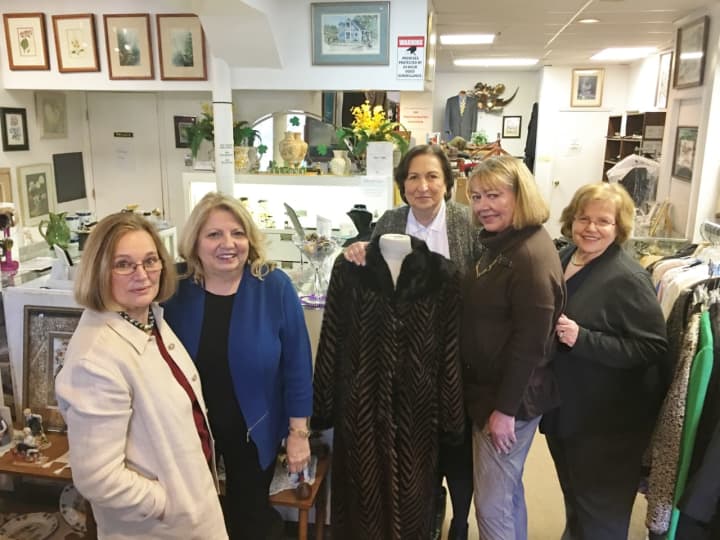 Upscale resale shop Fantastic Finds, which benefits breast and ovarian cancer support services, is holding its annual Holiday Boutique on Dec. 7.