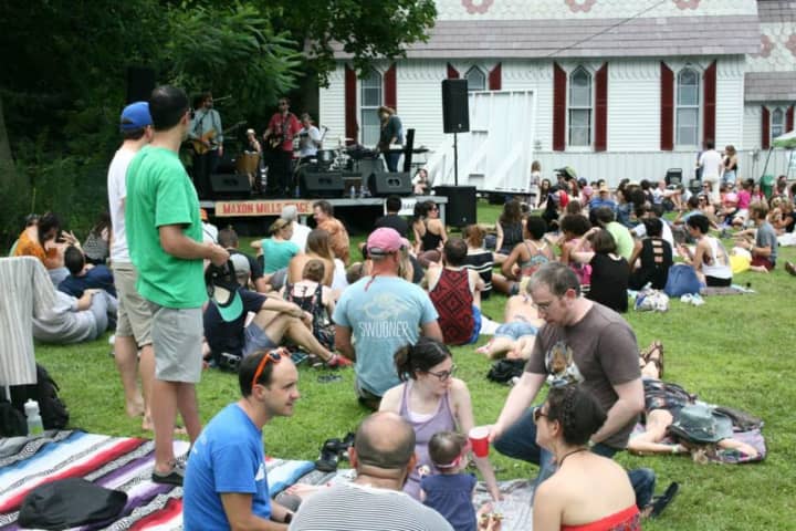 Festivalgoers in 2015 enjoyed outdoor music.