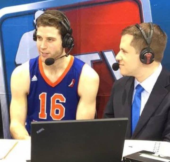 David Resnick speaks with Westchester Knicks star Jimmer Fredette on air.