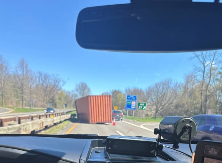 The container blocked the left lane of the northbound Hutchinson River Parkway in Rye Brook at Exit 27 (King Street).&nbsp;
