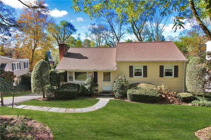 This cozy, walk-to-town home in Pleasantville is an example of what&#x27;s been selling quickly in Westchester.