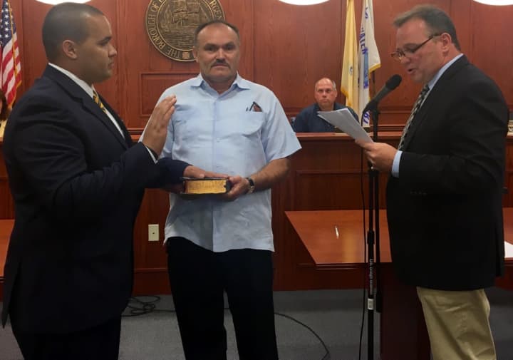 Hector Andugar was sworn in as one of Edgewater&#x27;s newest police officers