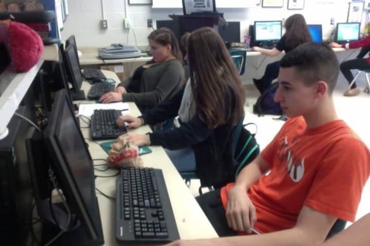 Yorktown students participate in Hour of Code.