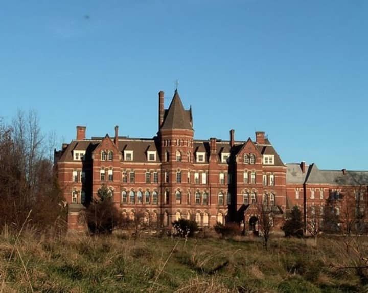 Fairview fire officials ruled that a Wednesday fire at the former Hudson River Psychiatric Center was intentional.