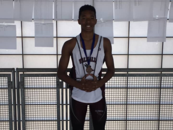 Sophomore Ethan Bartlett won third place in High Jump.