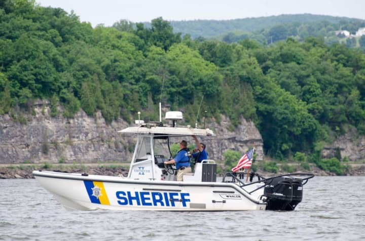 Members of the Dutchess County Sheriff&#x27;s Office Marine Unit rescued a man stranded on his boat in the river.