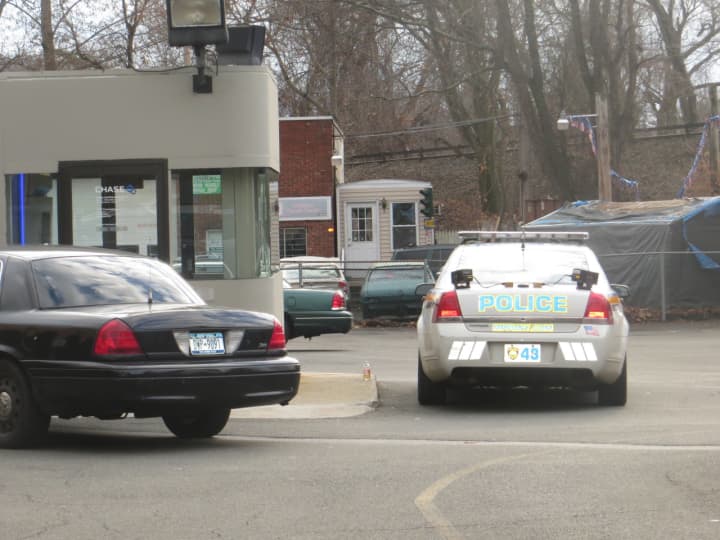 Police from Mount Pleasant, Pleasantville and the Westchester County Department of Public Safety responded to a bank robbery at Chase Bank in Thornwood on Friday. Mount Pleasant police, working with the FBI, released a description of the suspect.