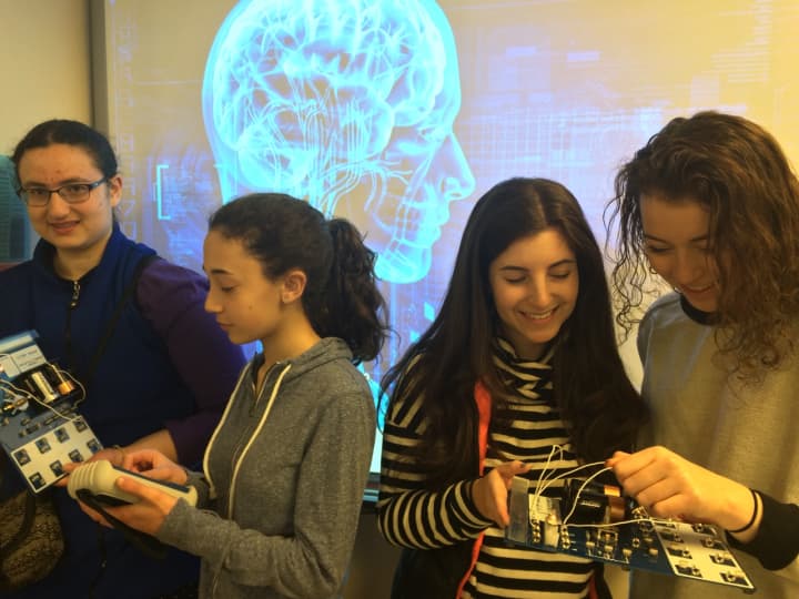 Ma&#x27;ayanot Yeshiva High School students exploring complex circuits.