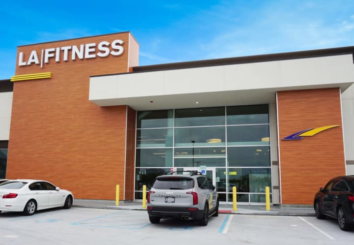 An all-new LA Fitness gym has opened in New Rochelle at 75 Nardozzi Pl.