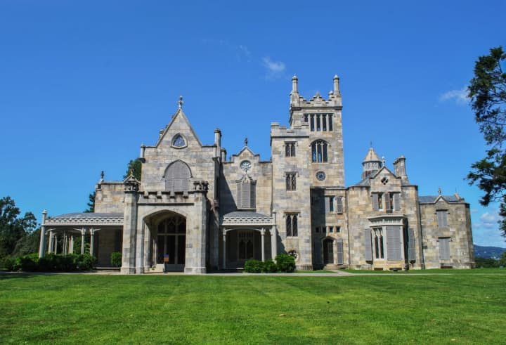 The chase ended near the Lyndhurst mansion in Tarrytown, police said.