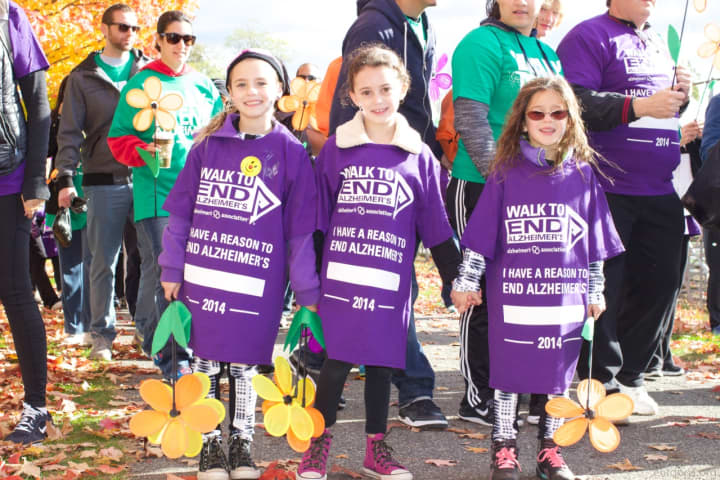 Three youngsters head out for the 2014 Walk to End Alzheimer&#x27;s.