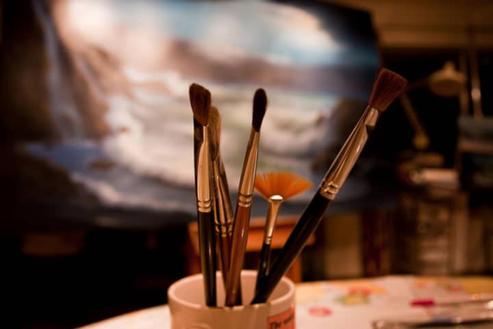 Lenox Elementary School PTA in Pompton Lakes will hold a canvas paint night fundraiser on Friday, April 22 at Christ Episcopal Church, starting at 7:30 p.m.