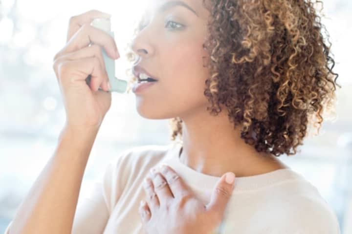 A Phelps expert offers advice on living with allergic rhinitis and asthma.