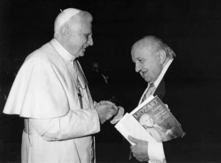 Pope Benedict XVI and Professor Pierluigi Sampietro.
