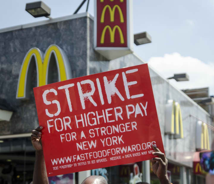 New Yorkers support raising the minimum wage by a wide margin.
