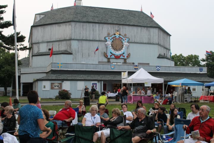 The Stratford Stage Group has been in negotiations with the Town Council over the revival of the American Festival Shakespeare Theater in Stratford.