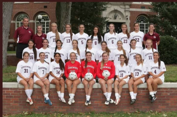 The 2014 Ridgewood High School women&#x27;s varsity team.