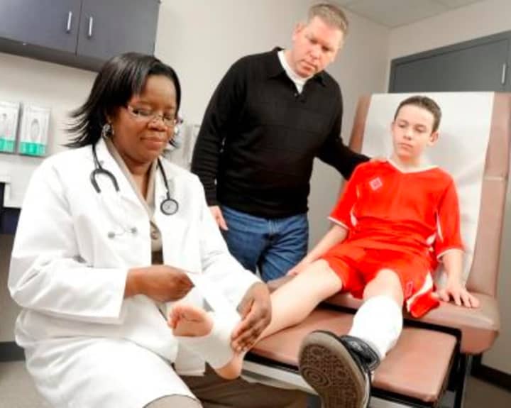 Urgent care facilities are great alternatives to emergency rooms for many ailments, including sprains.