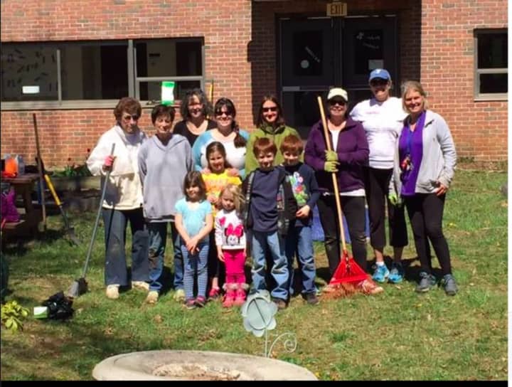 In honor of Earth Day, members of the Danbury Garden Club, Pembroke PTO and Regional YMCA of Western Connecticut joined forces to prepare the Pembroke School Courtyard for spring bloom.